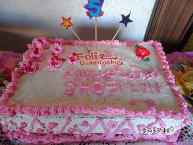 Torta con merenge y keke.